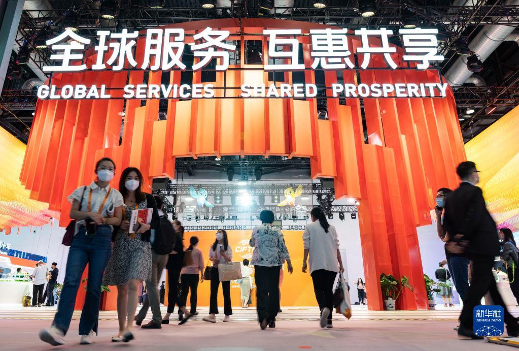 新华全媒+|服贸会上看十年成就-新华网