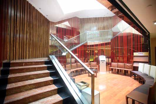 &ldquo;湘鄂情&bull;源&rdquo;建国门外店装修风格简洁明快