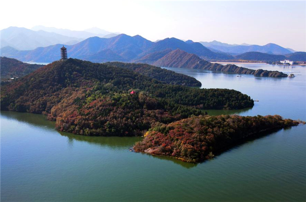 北京平谷：金海湖景区秋色美