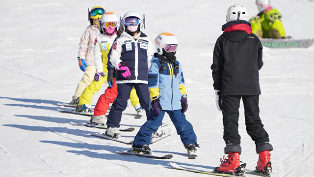 全民健身——滑雪运动 乐享假期